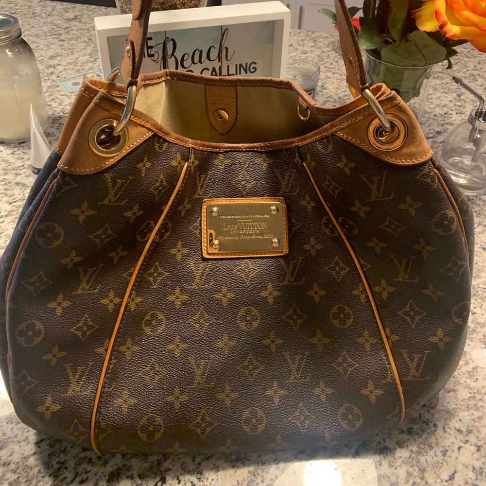 🎉 HP 🎉 Louis Vuitton Galleria Bag GM.
